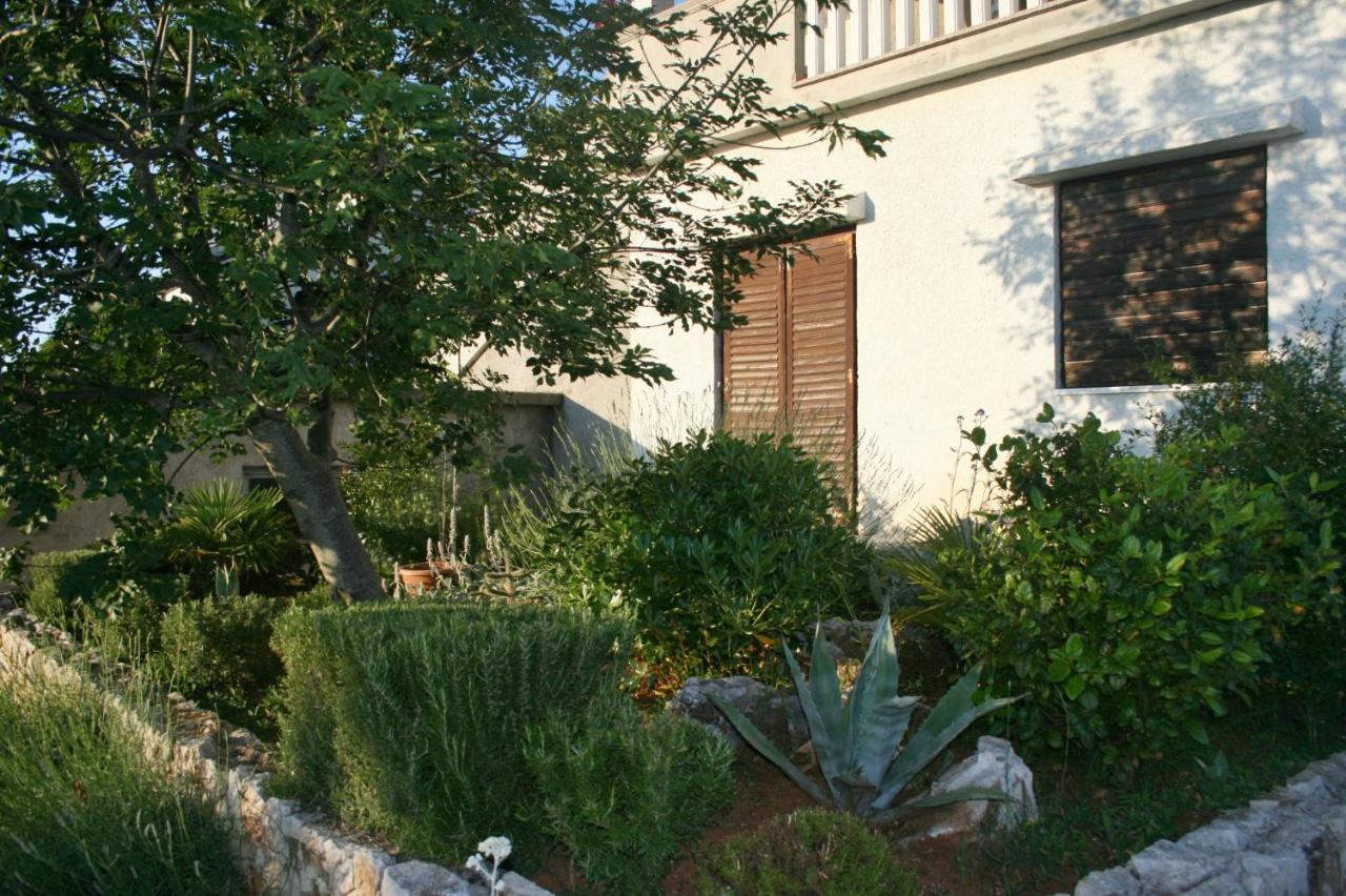 Apartments With A Parking Space Njivice, Krk - 5427 Exterior foto